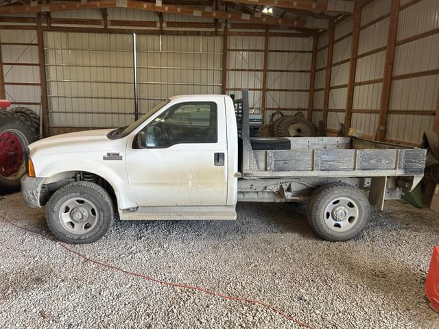 Image of Ford F-250 equipment image 1