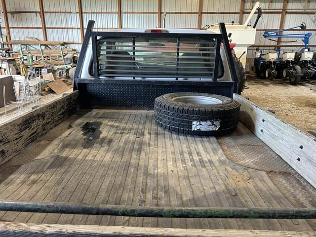 Image of Ford F-250 equipment image 3