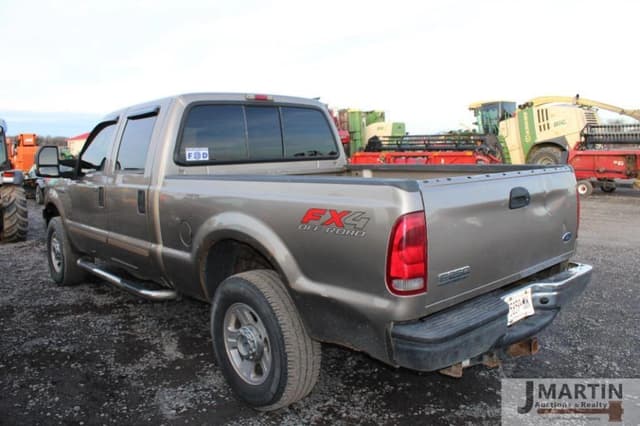 Image of Ford F-250 equipment image 3