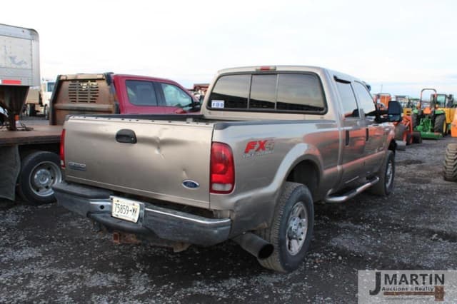 Image of Ford F-250 equipment image 2