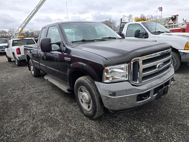 Image of Ford F-250 equipment image 2