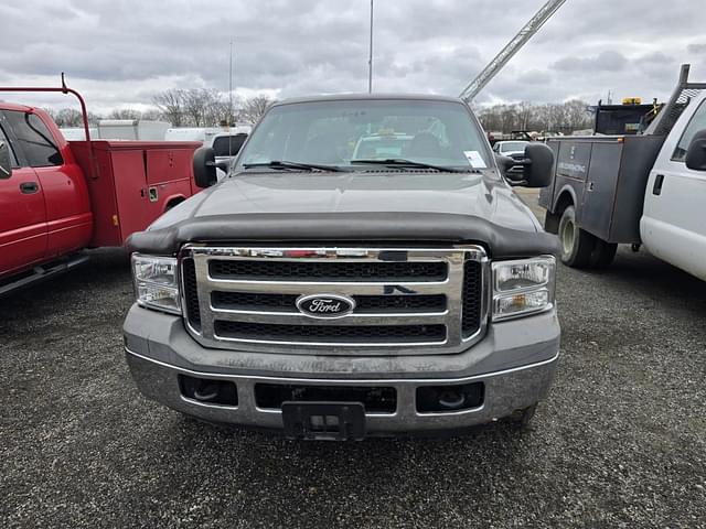 Image of Ford F-250 equipment image 1