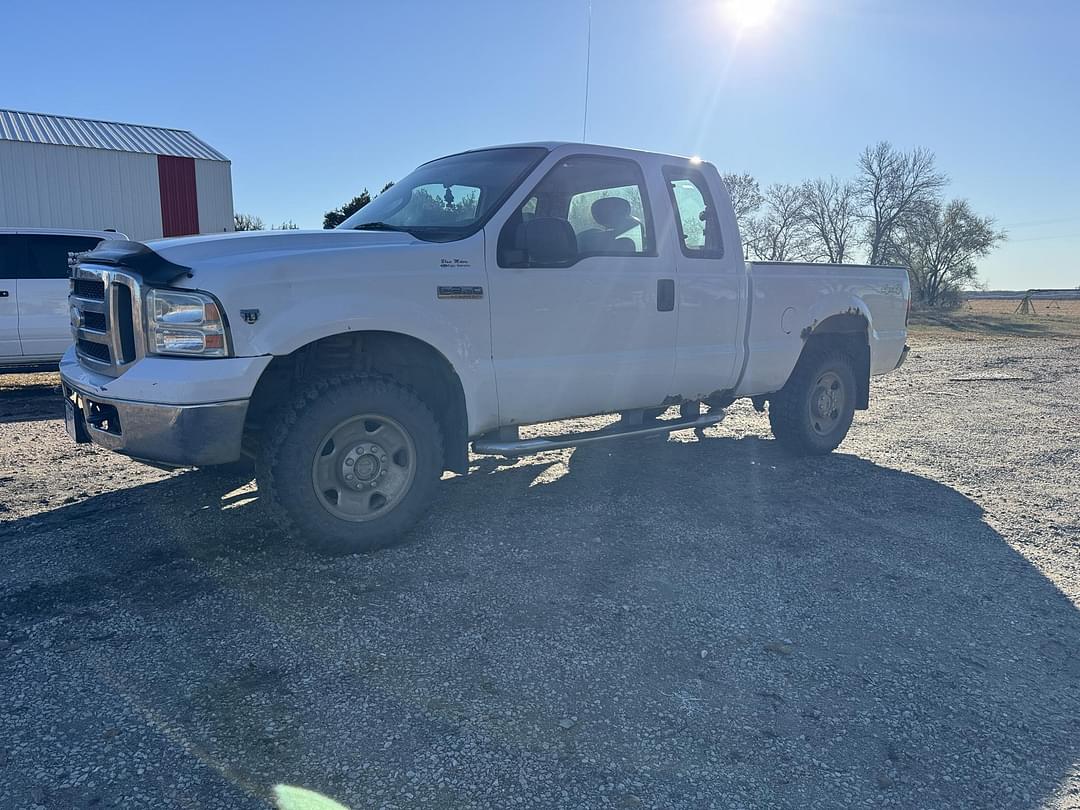 Image of Ford F-250 Primary image