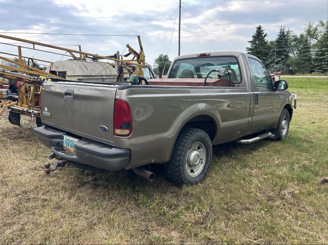 Image of Ford F-250 equipment image 1
