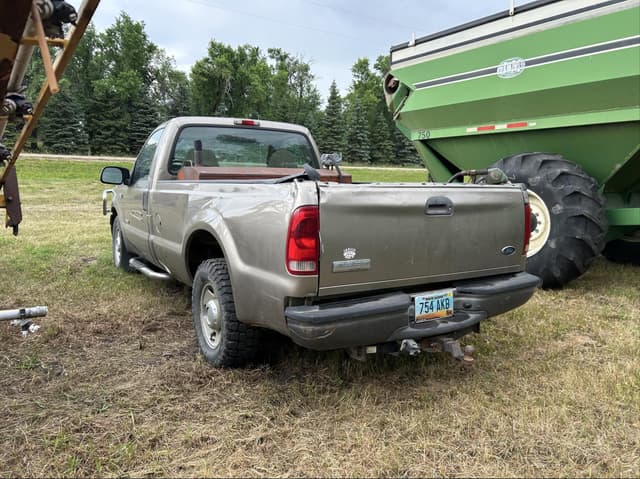 Image of Ford F-250 equipment image 3
