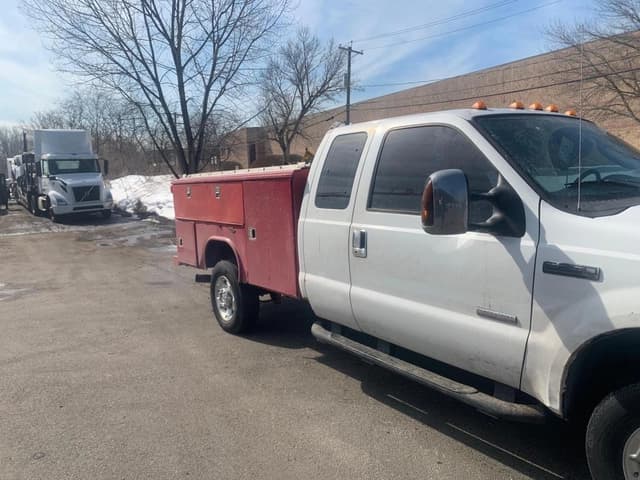 Image of Ford F-250 equipment image 3