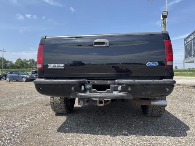 Image of Ford F-250 equipment image 2