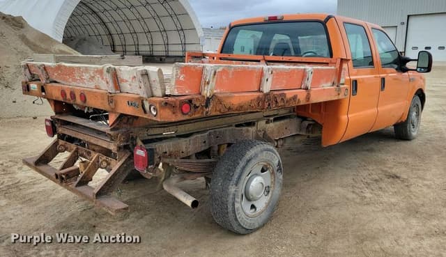 Image of Ford F-250 equipment image 4