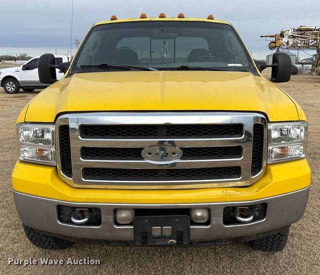 Image of Ford F-250 equipment image 1