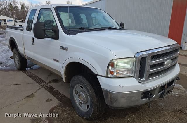 Image of Ford F-250 equipment image 2