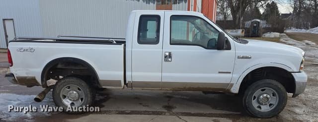 Image of Ford F-250 equipment image 3