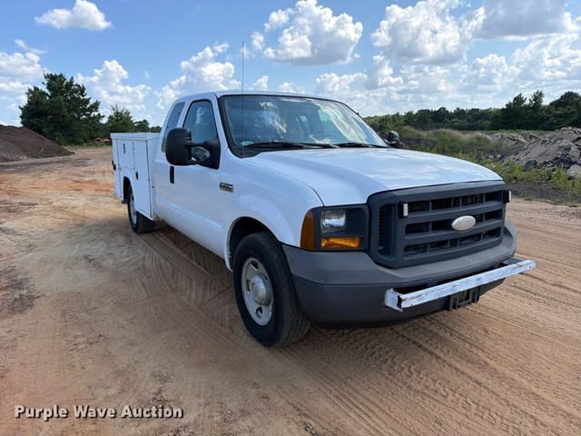Image of Ford F-250 equipment image 2