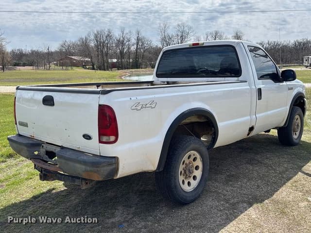 Image of Ford F-250 equipment image 4
