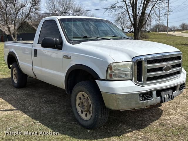 Image of Ford F-250 equipment image 2