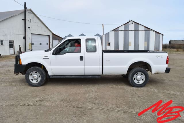 Image of Ford F-250 equipment image 2