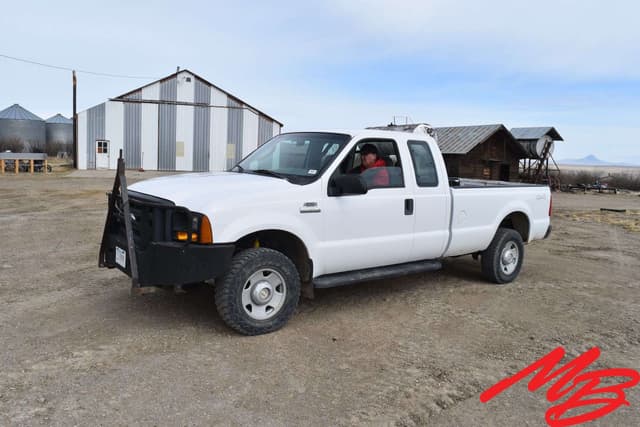 Image of Ford F-250 equipment image 1