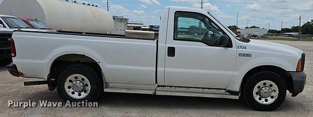 Image of Ford F-250 equipment image 3