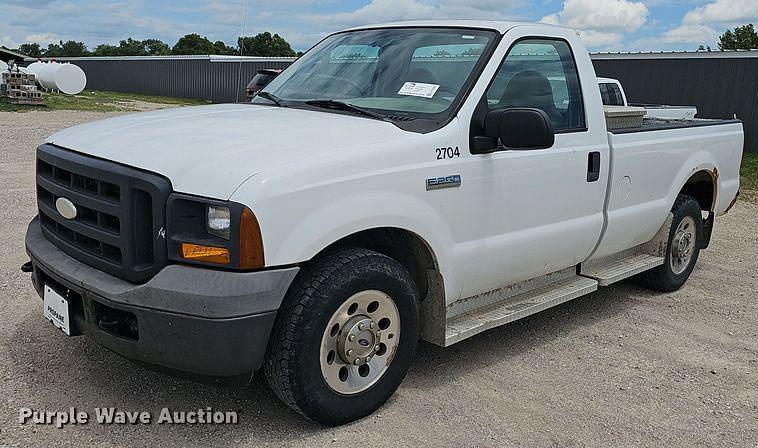 Image of Ford F-250 Primary image