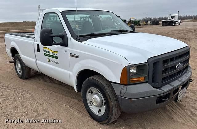 Image of Ford F-250 equipment image 2