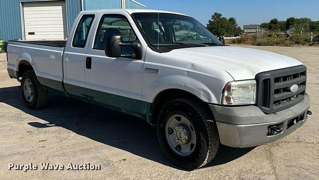 Image of Ford F-250 equipment image 2