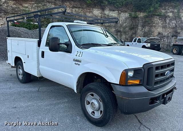 Image of Ford F-250 equipment image 2