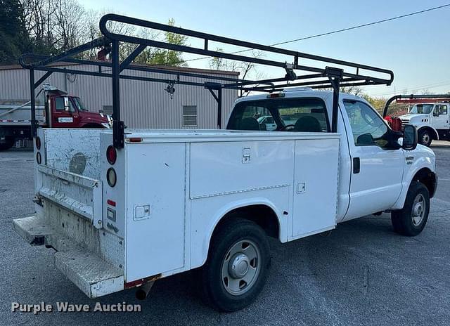 Image of Ford F-250 equipment image 4