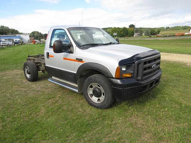 Image of Ford F-250 equipment image 3