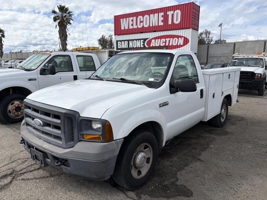 2005 Ford F-250 Equipment Image0