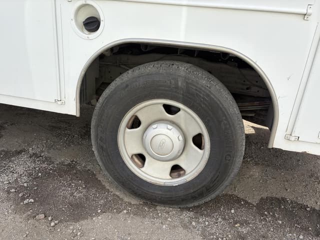 Image of Ford F-250 equipment image 4