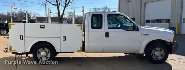 Image of Ford F-250 equipment image 3