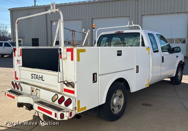 Image of Ford F-250 equipment image 4