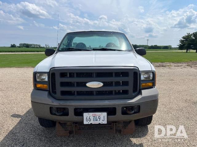 Image of Ford F-250 equipment image 2