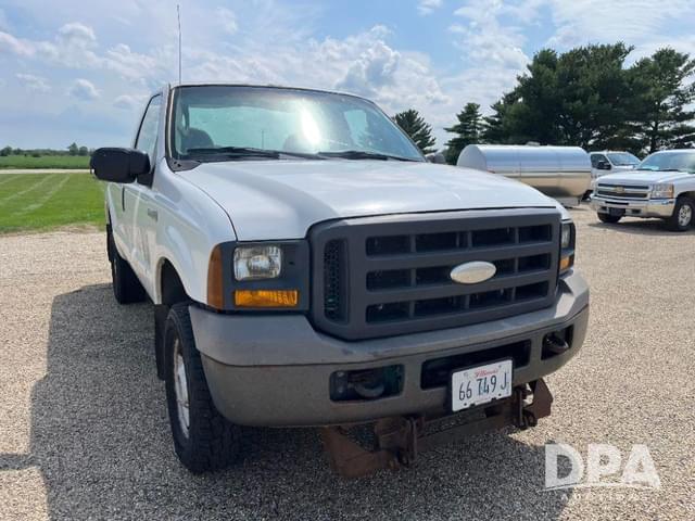 Image of Ford F-250 equipment image 3