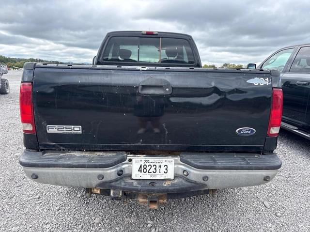 Image of Ford F-250 equipment image 4