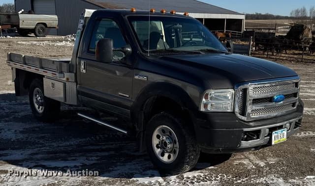 Image of Ford F-250 equipment image 2