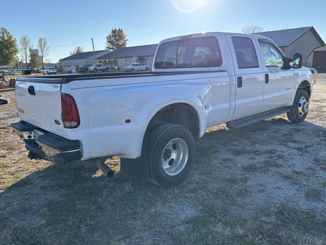 Image of Ford F-350 equipment image 4