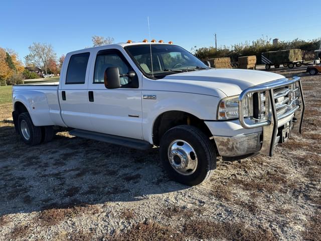 Image of Ford F-350 equipment image 2