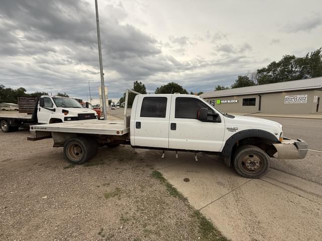 Image of Ford F-350 equipment image 1