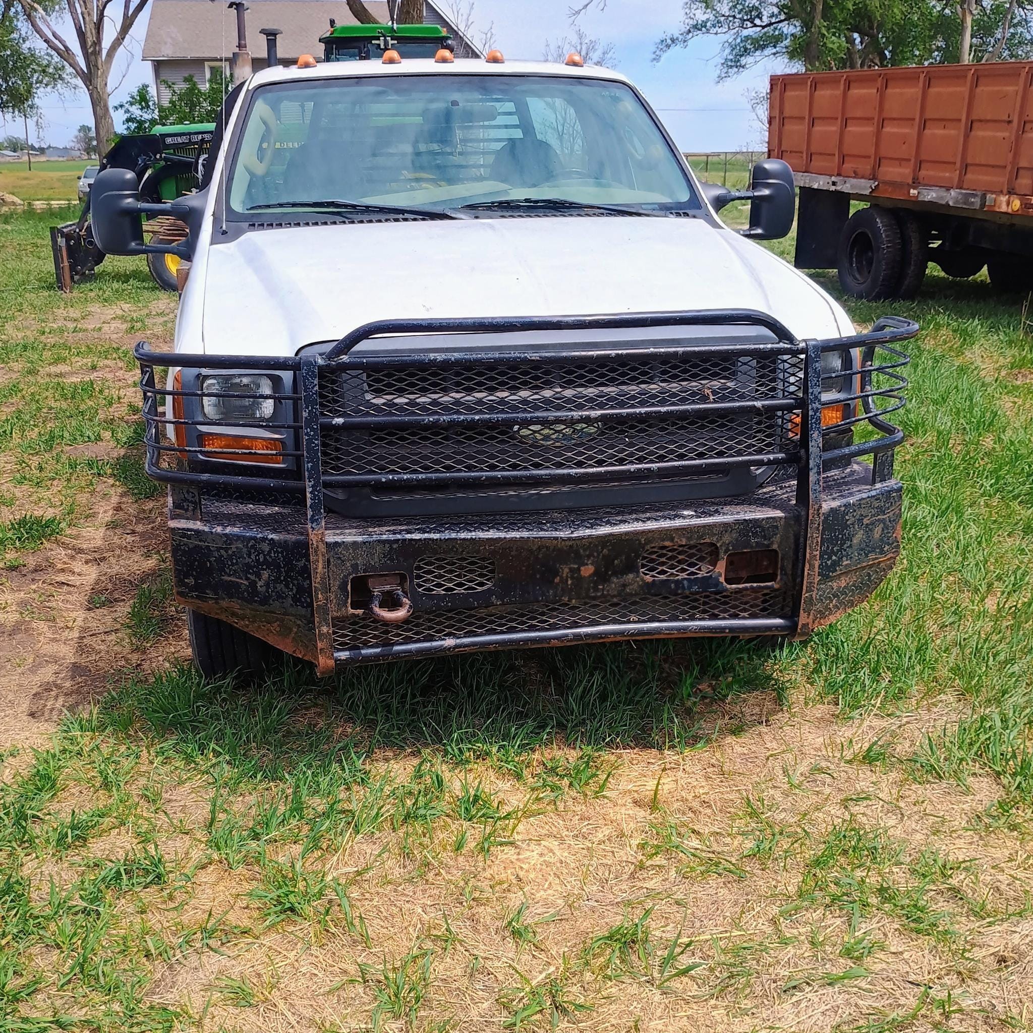 2005 Ford F-350 Equipment Image0