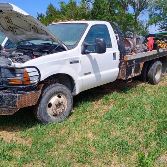 Image of Ford F-350 equipment image 1