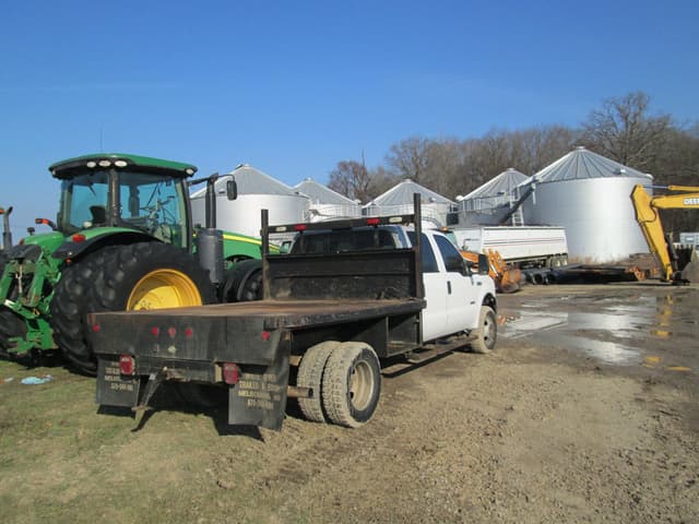 Image of Ford F-350 equipment image 2