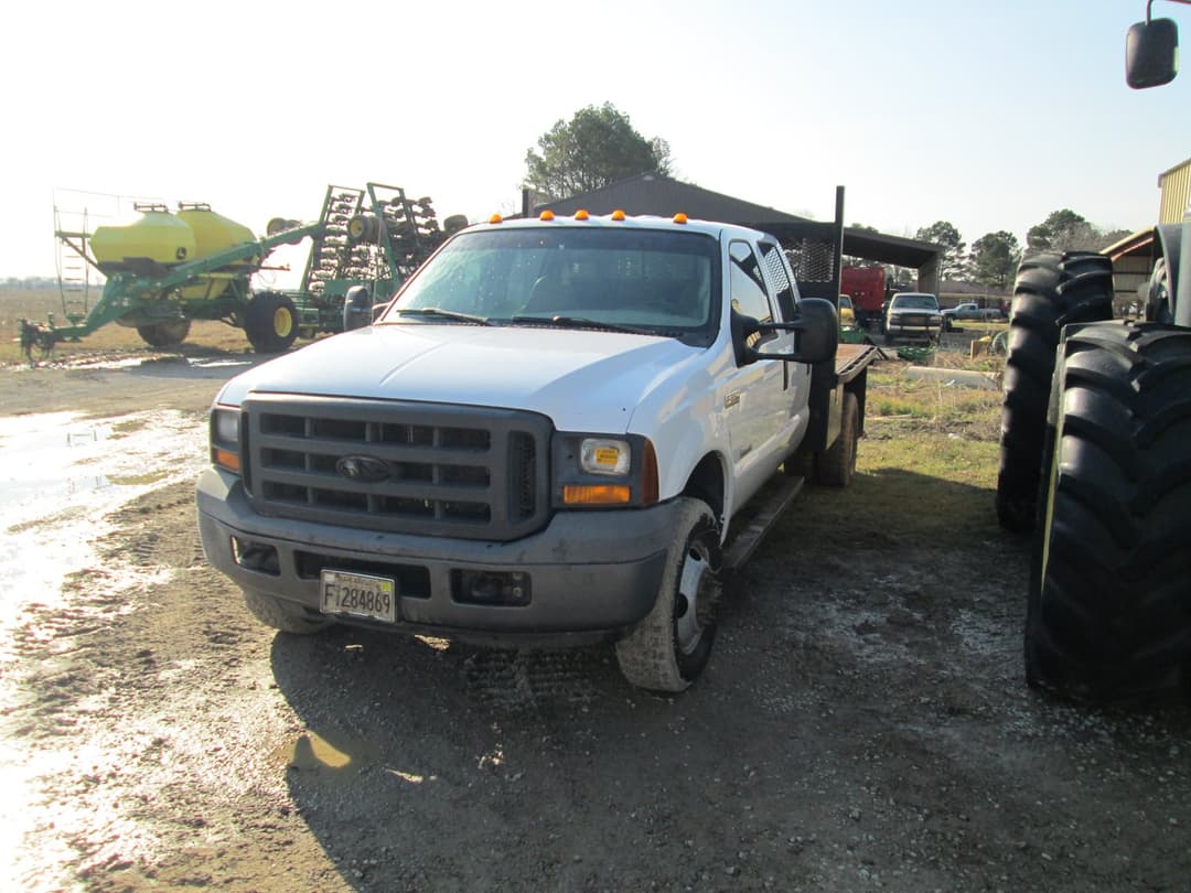 Image of Ford F-350 Primary image