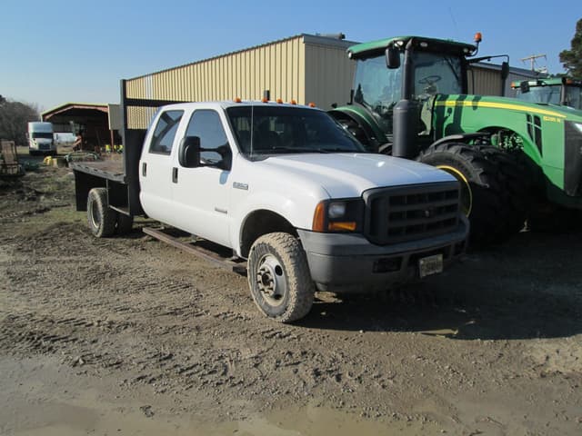 Image of Ford F-350 equipment image 1