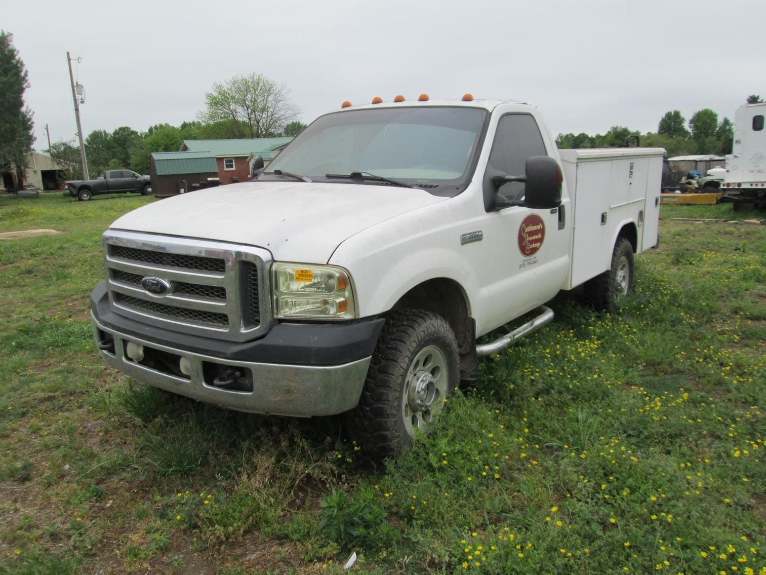 2005 Ford F-350 Equipment Image0