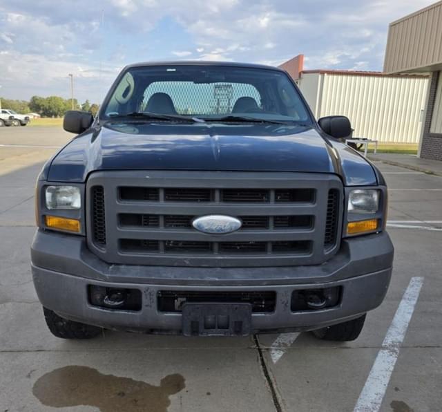 Image of Ford F-350 equipment image 1