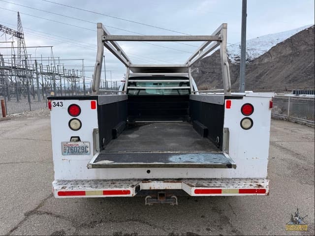 Image of Ford F-350 equipment image 3