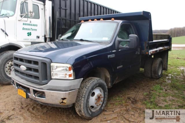 Image of Ford F-350 equipment image 1