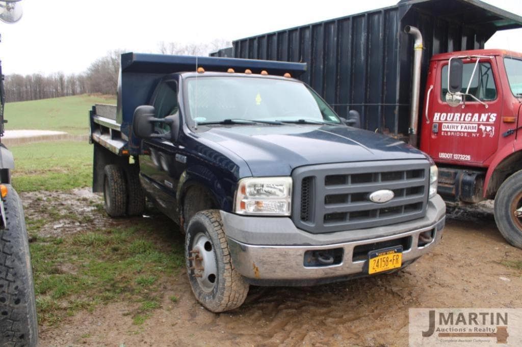 Image of Ford F-350 Primary image