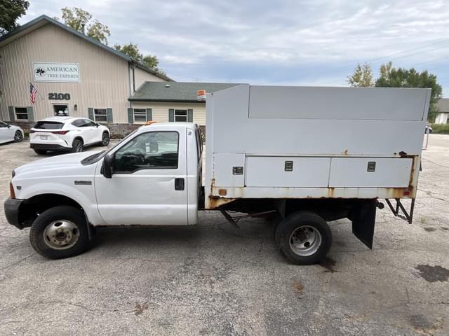 Image of Ford F-350 equipment image 1