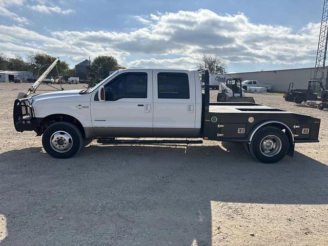 Image of Ford F-350 equipment image 1